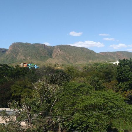 Aguas Da Serra Com Acesso Ao Rio E Vista Pra Serra Rio Quente Exterior photo